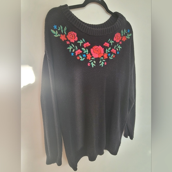 H&M Divided Embroidered Sweater - Picture 2 of 16